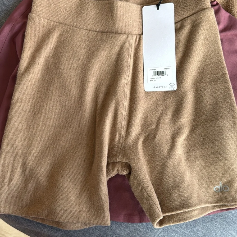 ALO Yoga Brown Women's Bike Shorts - Picture 1 of 1